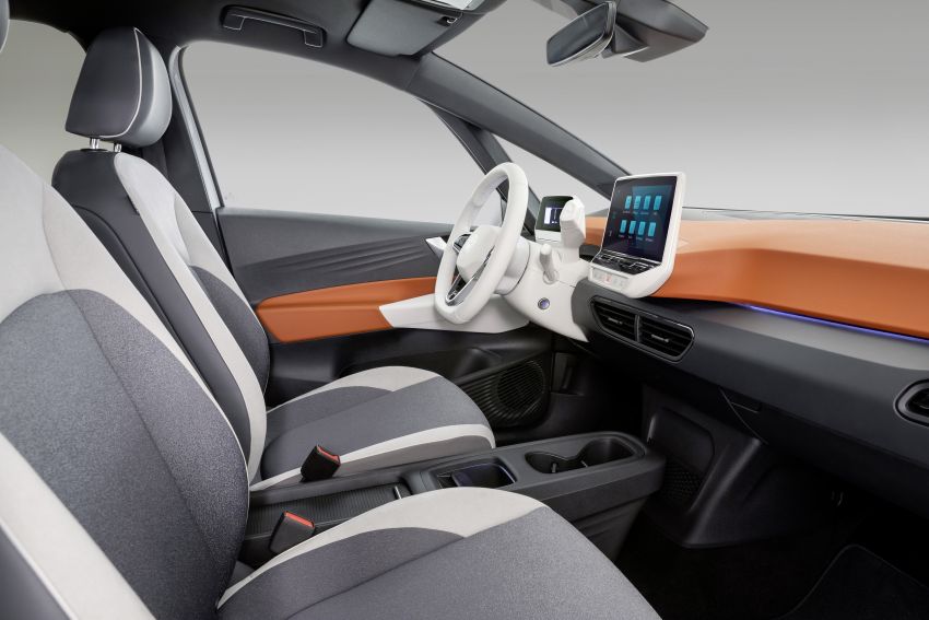 Volkswagen ID.3 pure electric car debuts – rear-wheel drive, up to 550 km range; from RM138k in Germany 1012244