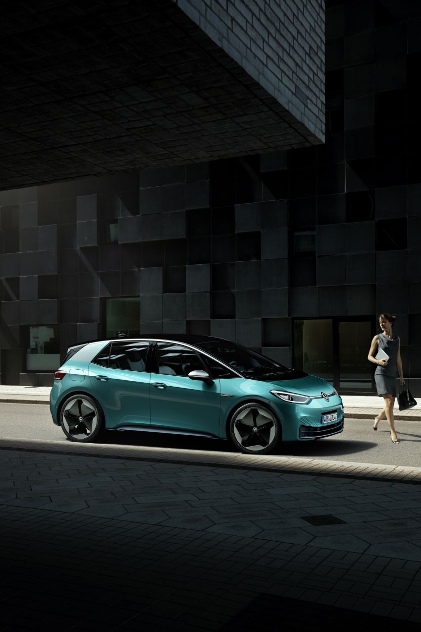Volkswagen ID.3 pure electric car debuts – rear-wheel drive, up to 550 km range; from RM138k in Germany 1012263