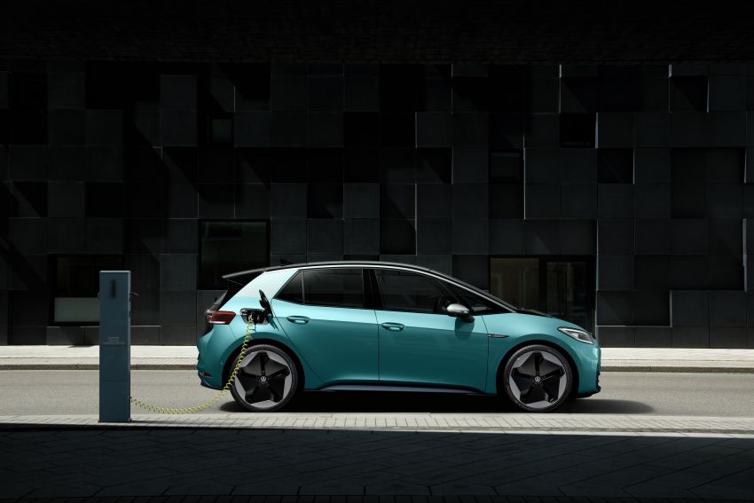 Volkswagen ID.3 pure electric car debuts – rear-wheel drive, up to 550 km range; from RM138k in Germany 1012267