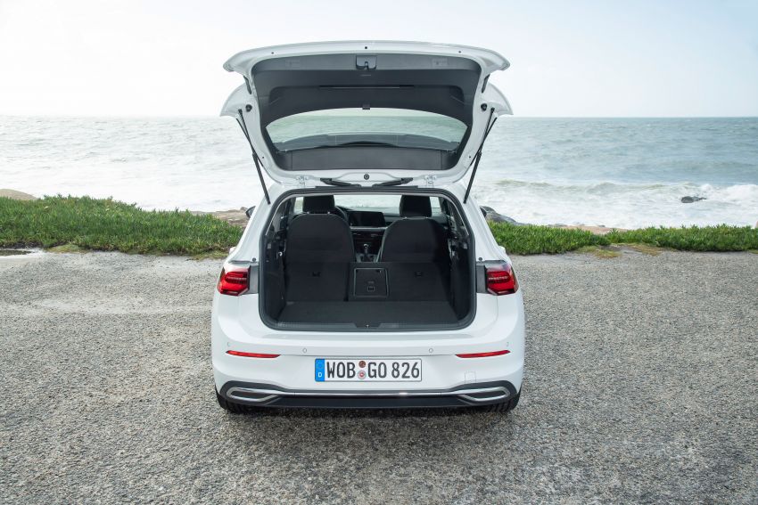 MEGA GALLERY: Volkswagen Golf Mk8 gets detailed 1052595