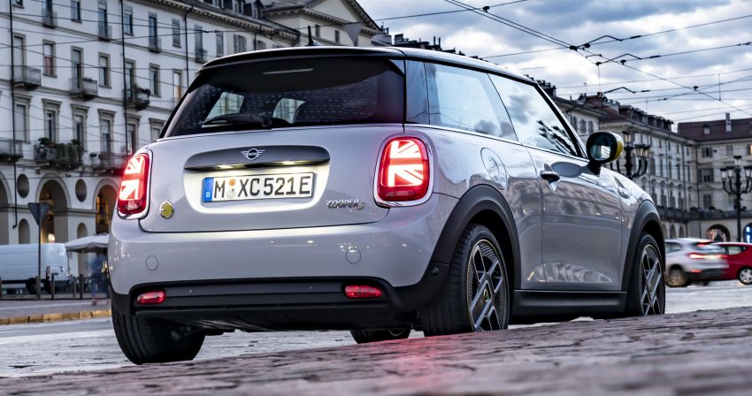 VIDEO: MINI Cooper SE stars in “The E-talian Job” 1056357