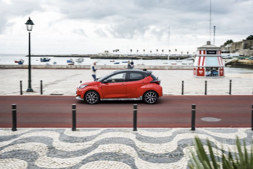 2020 Toyota Yaris Hybrid – 1.5L three-cylinder Dynamic Force engine, improved fuel efficiency and emissions 1079687