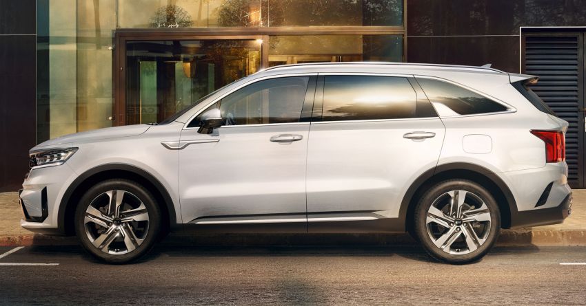 2021 Kia Sorento: first photos released, interior shown 1082839