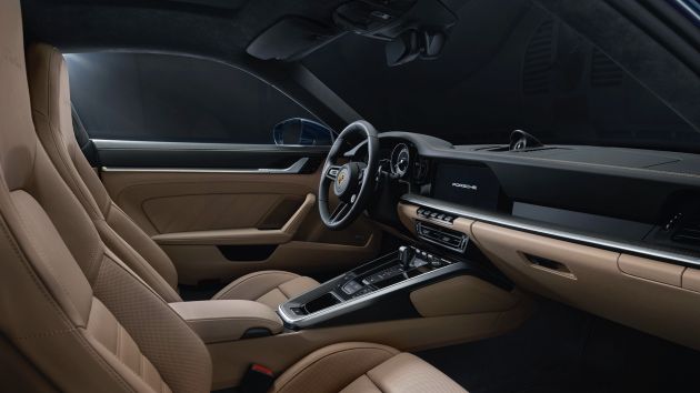 Porsche 911 Turbo 992  – enjin 3,745 cc, kuasa 580 PS