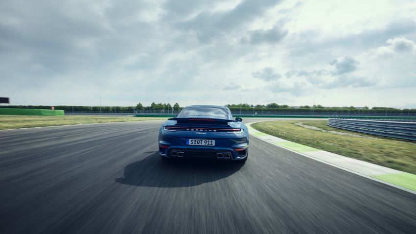 Porsche 911 Turbo 992  – enjin 3,745 cc, kuasa 580 PS 1147998