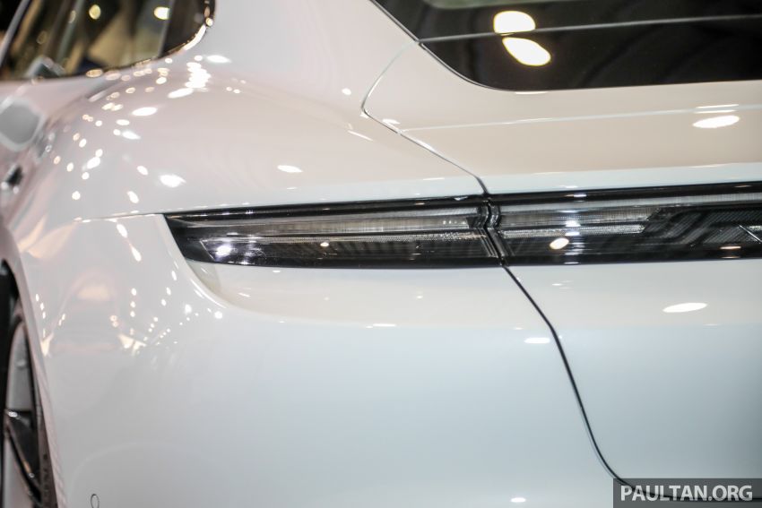Porsche Taycan tiba di Malaysia – tiga varian, harga RM725k – RM1.2 juta, jarak gerak hingga 464 km 1178566