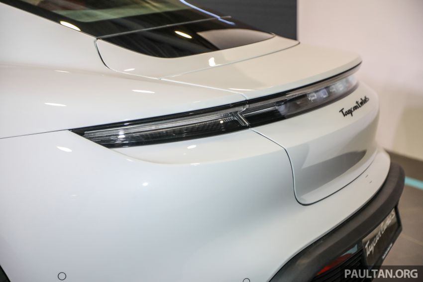 Porsche Taycan tiba di Malaysia – tiga varian, harga RM725k – RM1.2 juta, jarak gerak hingga 464 km 1178569
