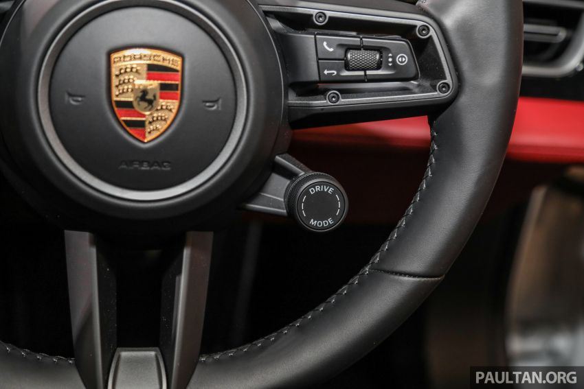 Porsche Taycan tiba di Malaysia – tiga varian, harga RM725k – RM1.2 juta, jarak gerak hingga 464 km 1178586