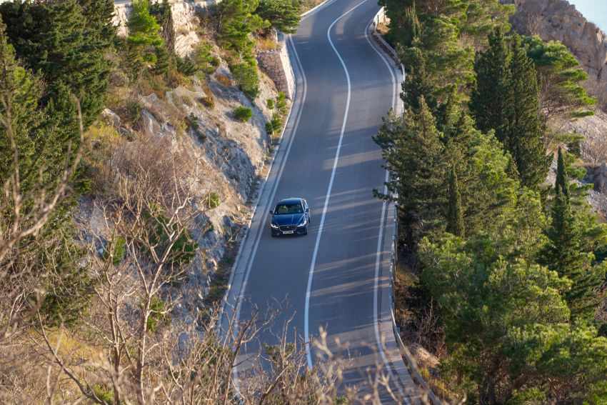 2021 Jaguar XF facelift debuts – new 2.0L mild-hybrid diesel, major interior overhaul; better tech and safety 1187961
