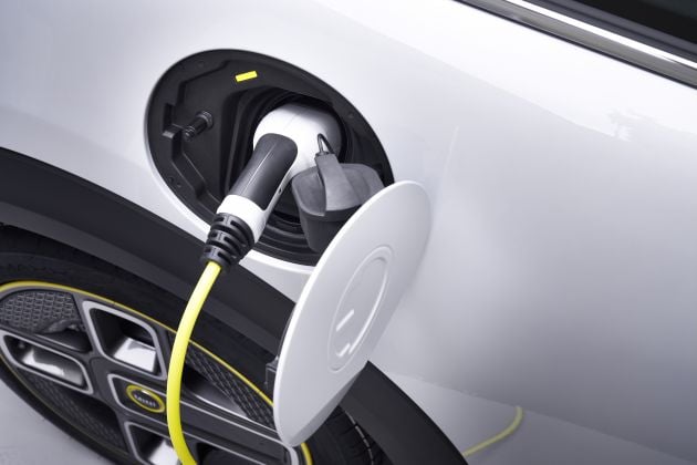 Malaysia’s EV roadmap – 10,000 CBU full electric cars tax free, 7,000 AC/500 DC charging points in LCMB