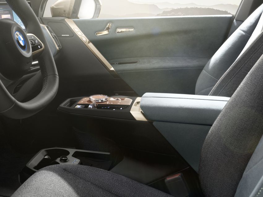 BMW iX revealed – iNEXT electric SUV gets a name and more than 500 PS, 600 km range; coming late-2021 1208208