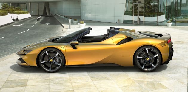 Ferrari SF90 Spider – hybrid’s drop-top version debuts