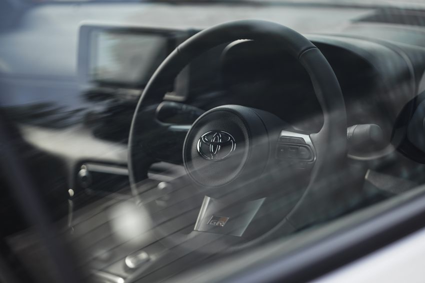 Toyota GR Yaris kini di M’sia, RM299k untuk jentera rali jalan raya sentuhan Tommi Makinen, hanya 200 unit! 1225473