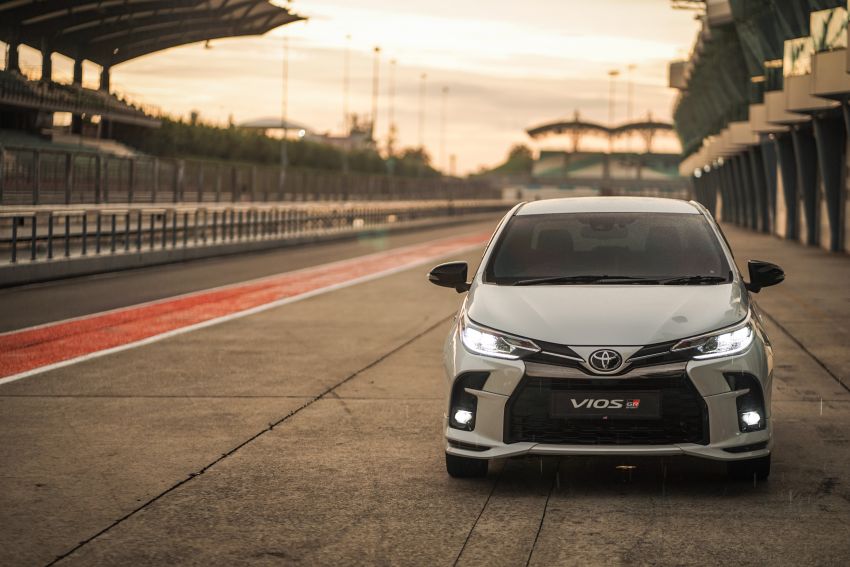Toyota Vios GR Sport diperkenalkan di M’sia —  CVT ’10-kelajuan’, suspensi sport, rim 17-inci, RM95,284 1225404