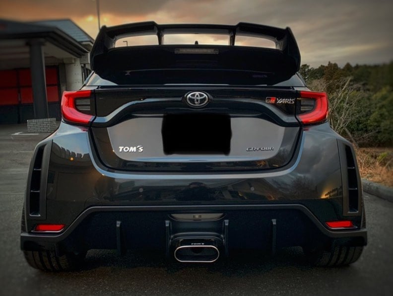 TOM’S Toyota GR Yaris – talaan bersama Takamoto Katsuta dan LUCK , inspirasi dari jentera Yaris WRC