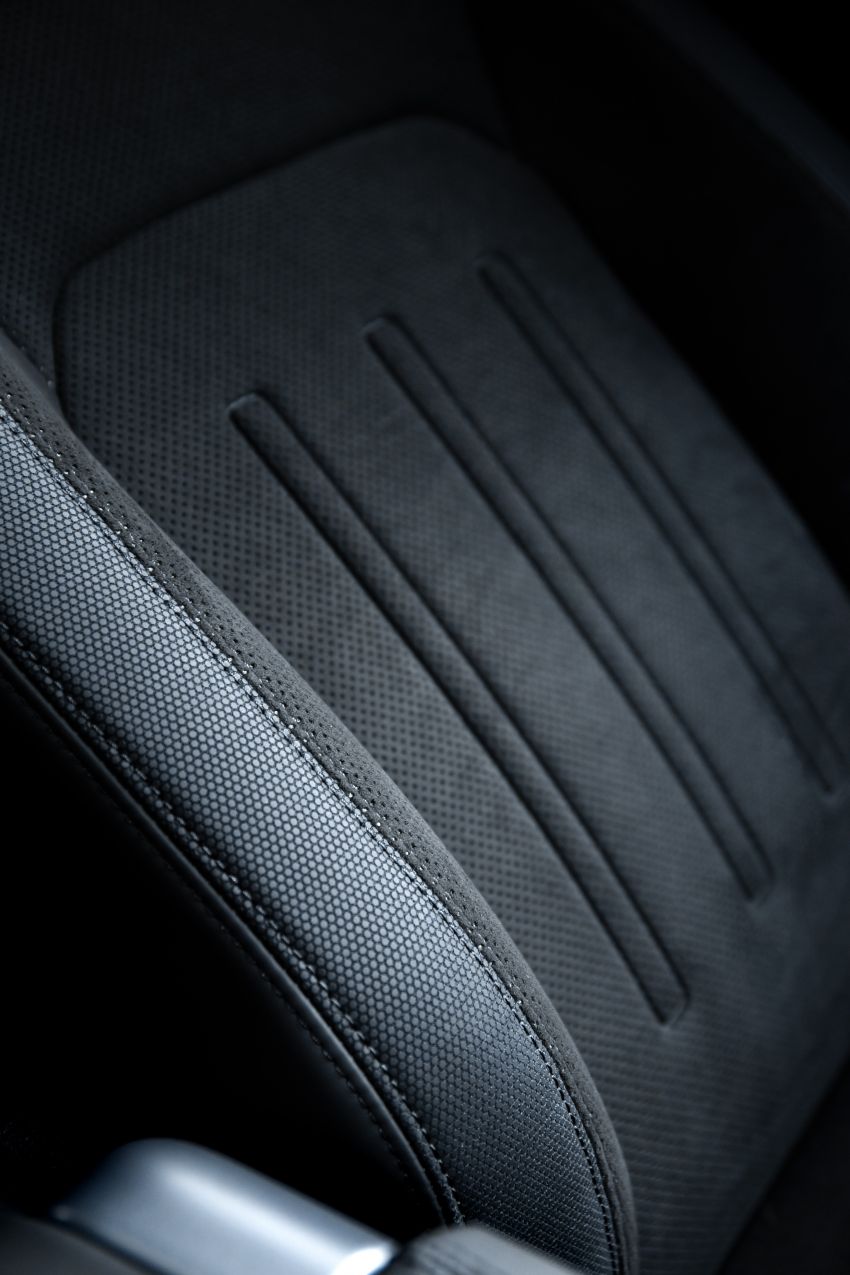 2022 Land Rover Defender V8 – 525 PS, 625 Nm; model range gets optional 11.4-inch touchscreen upgrade 1253789