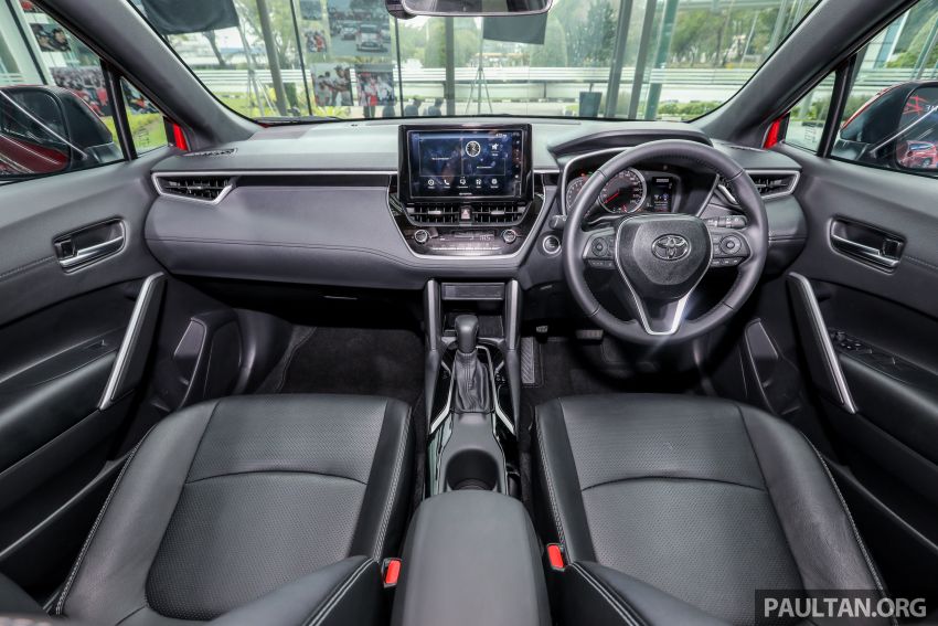 Toyota Corolla Cross rasmi dilancarkan di M’sia — dua varian, 1.8L dengan 139 PS/172 Nm, CVT, dari RM124k 1268517