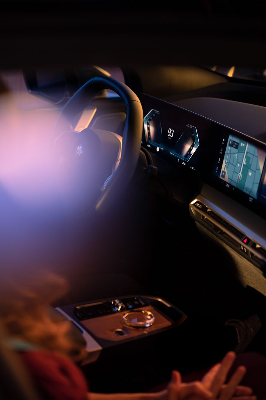 BMW reveals next-gen iDrive with Operating System 8 – first debut in the iX later this year, followed by the i4 1263900