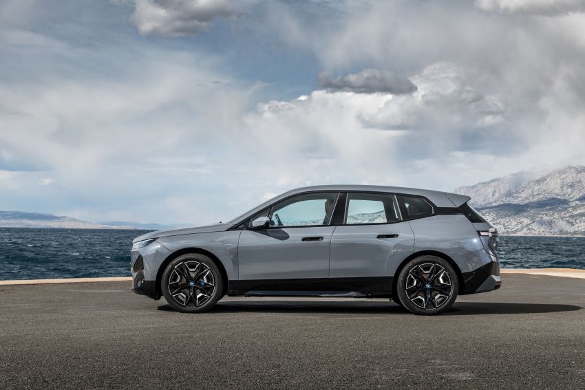 BMW iX fully detailed – power, range bumped slightly to up to 523 PS, 630 km; new M60 with over 600 PS 1301896