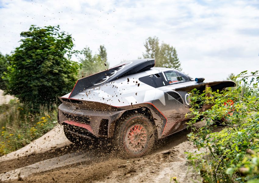 Audi RS Q e-tron – twin motor electric off-roader, TFSI engine to recharge battery; to race in 2022 Dakar Rally 1322863