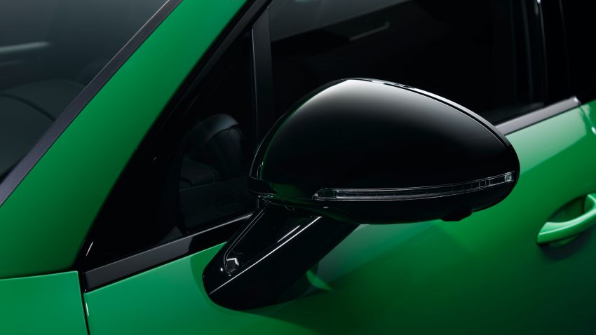 2022 Porsche Macan facelift – revised petrol SUV revealed with more power, minor aesthetic tweaks 1321244