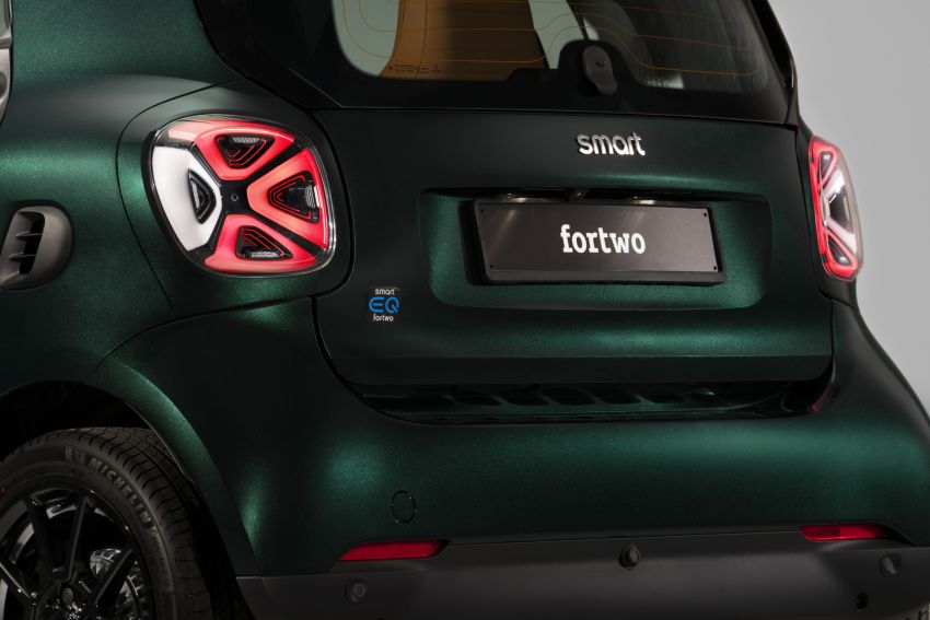 2021 smart EQ fortwo Racing Green Edition unveiled 1321800
