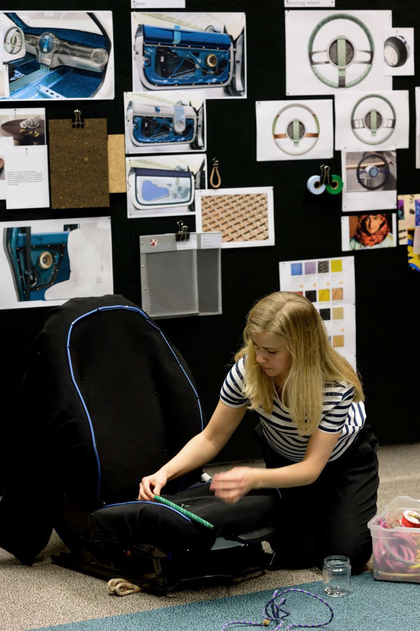 MINI Strip revealed as a pared-back Cooper SE by Paul Smith – sustainable materials and a simplified cabin 1330822