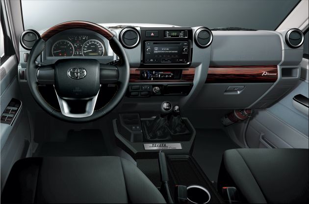 Toyota Land Cruiser 70 Series edisi ulang tahun ke-70 dikeluarkan di Australia, 600 unit sahaja, V8 4.5 liter