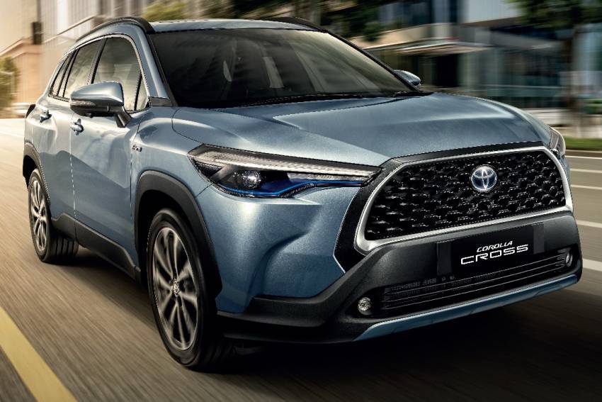 Toyota Corolla Cross Hybrid untuk Malaysia dalam <em>teaser</em> — SUV hibrid bakal dilancar 14 Oktober? 1351817