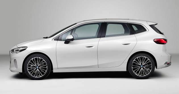 U06 BMW 2 Series Active Tourer debuts – all-new styling; petrol, diesel engines first; PHEVs next year