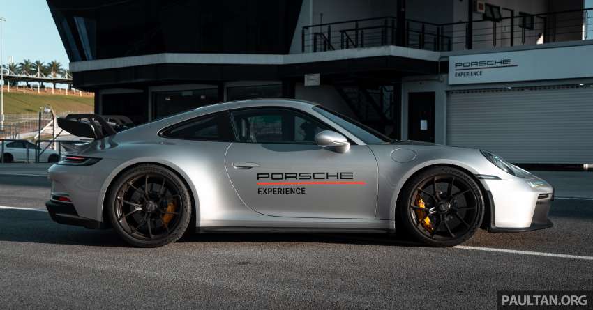 992 Porsche 911 GT3 launched in Malaysia – 4.0L NA flat-six, 6-speed MT & 7-speed PDK; from RM1.77 mil 1387816
