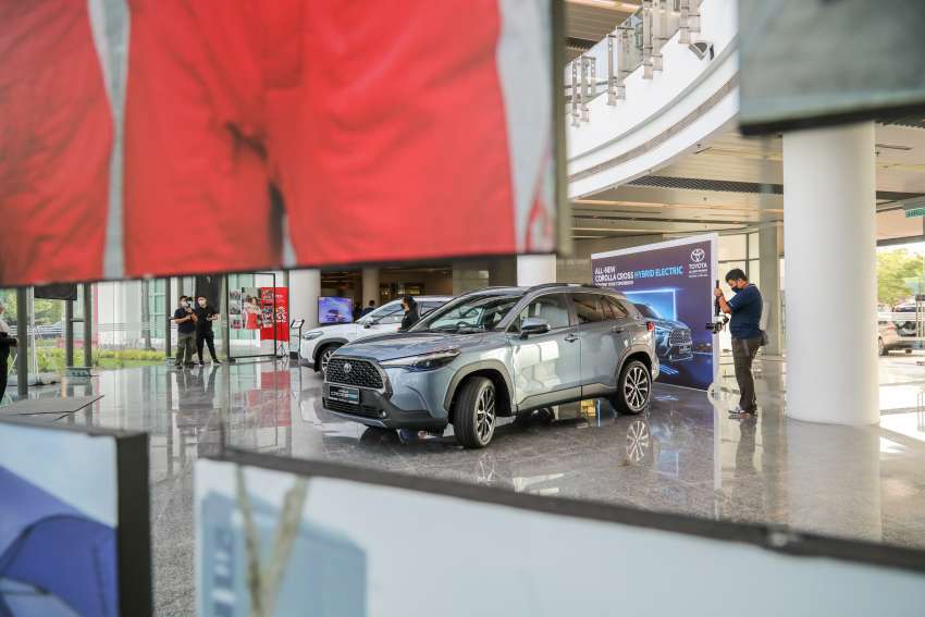 Toyota Corolla Cross 1.8 Hybrid CKD dilancar di M’sia bersama varian 1.8G, 1.8V CKD, dari RM123k-RM137k 1405824