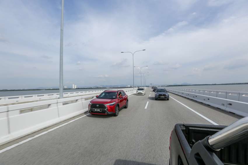 Toyota Corolla Cross 1.8 Hybrid CKD dilancar di M’sia bersama varian 1.8G, 1.8V CKD, dari RM123k-RM137k 1405917