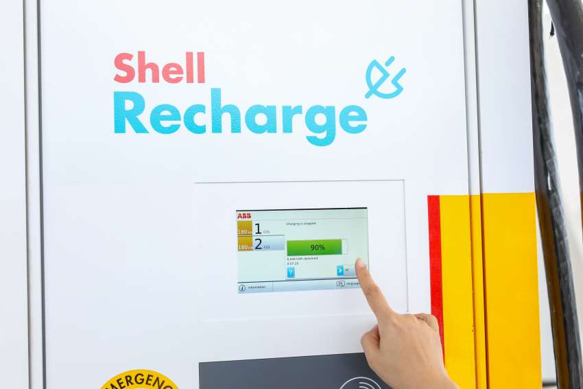 Shell Recharge EV fast charging tested in Malaysia – 180 kW of DC power in a Porsche Taycan in Tangkak! 1409454