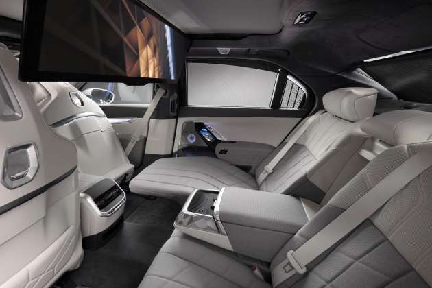 2023 BMW 7 Series: G70 gets Swarovski lights, crystal interior, 31in 8K TV, auto doors with touchscreens!