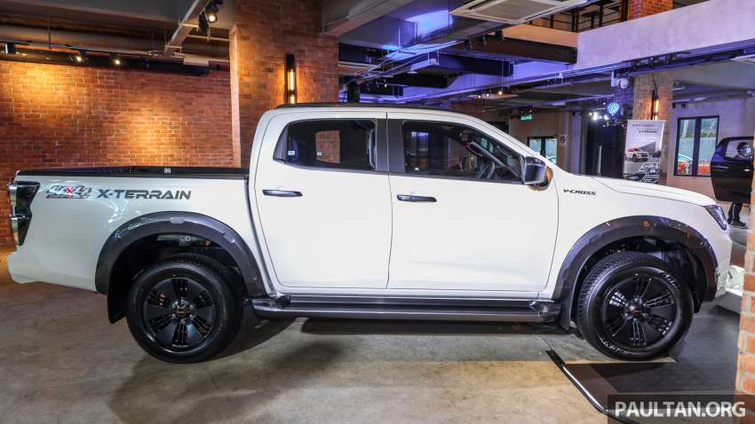 2022 Isuzu D-Max X-Terrain – 3.0L flagship truck updated, new colours, AVM, wireless charger, RM147k 1470011