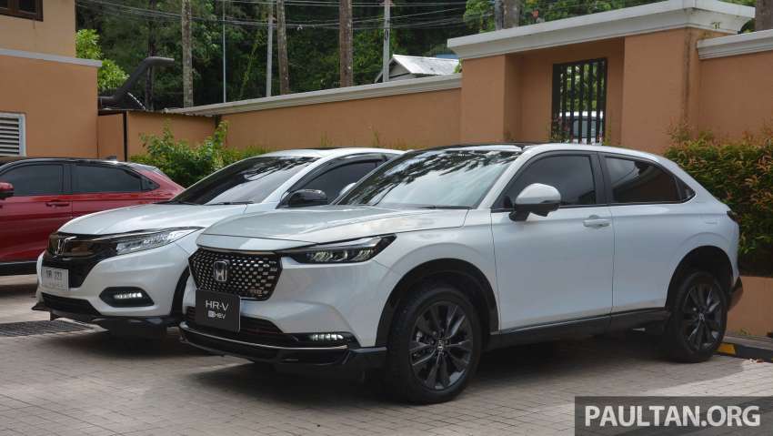 Honda HR-V 2022 vs 2021 – new RV compared to old RU generation, side-by-side gallery of both SUVs 1467651