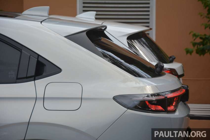 Honda HR-V 2022 vs 2021 – new RV compared to old RU generation, side-by-side gallery of both SUVs 1467655