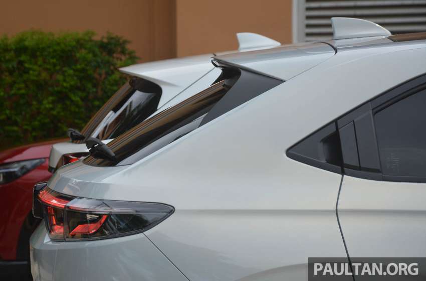 Honda HR-V 2022 vs 2021 – new RV compared to old RU generation, side-by-side gallery of both SUVs 1467647