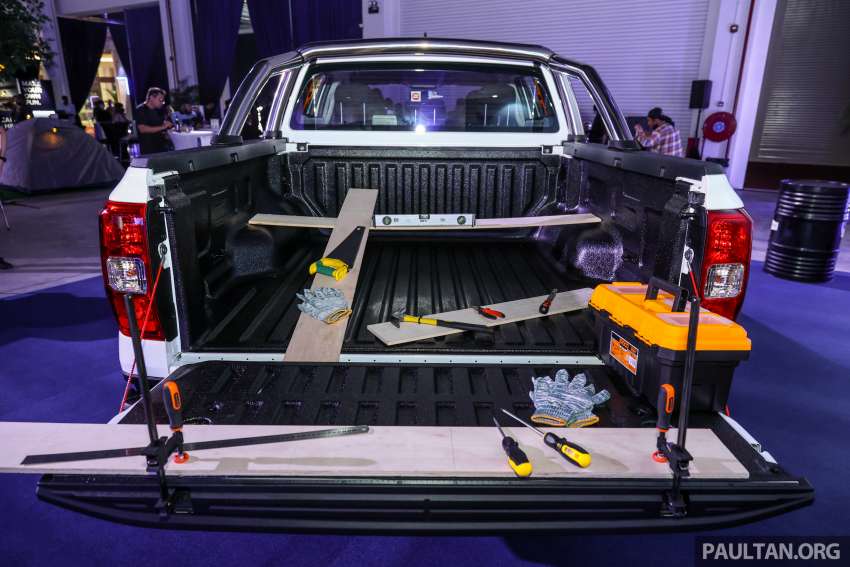 Ford Ranger 2022 dilancarkan di Malaysia — tujuh varian, bermula dari RM109k; Raptor ditunjuk, tiba Q4 1487951