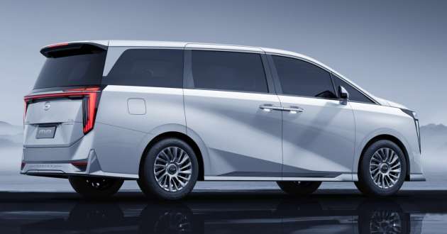 GAC Trumpchi M8 in China – three-row luxury MPV with massive grille; petrol, hybrid, PHEV powertrains