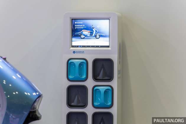 EPMB signs MoU with Petronas for EV bike battery swapping; Gentari to set up EV bus charging network