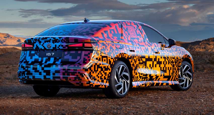 Volkswagen ID.7 debuts with trippy camo at CES – EV sedan with 700 km of range; launch in Q2 this year 1562722