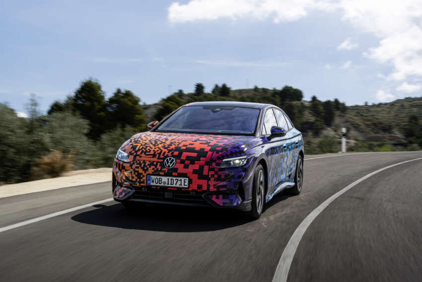 Volkswagen ID.7 debuts with trippy camo at CES – EV sedan with 700 km of range; launch in Q2 this year 1599692
