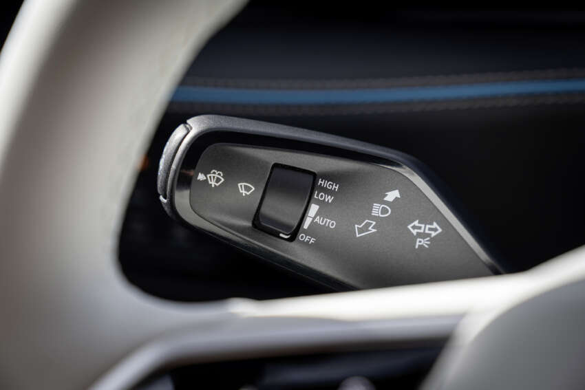 Volkswagen ID.7 debuts with trippy camo at CES – EV sedan with 700 km of range; launch in Q2 this year 1599732