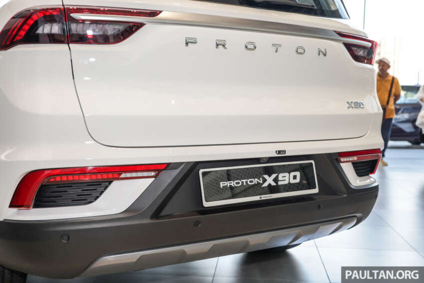 Proton X90 2023 dilancarkan — harga dari RM124k-RM153k, 1.5T-GDi 48V <em>mild-hybrid</em>, 6&7-tempat duduk 1612475