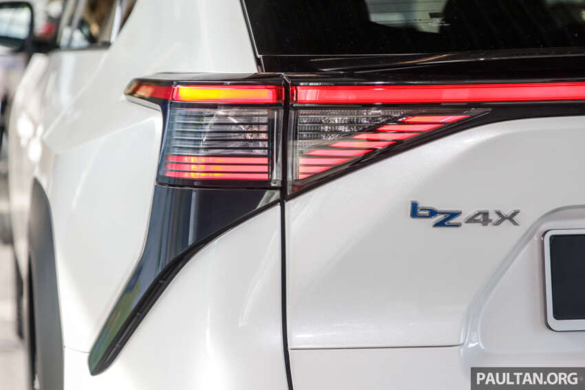 UMW Toyota Motor presents multi-pathway strategy to achieve carbon neutrality – more hybrids, EVs coming 1612720