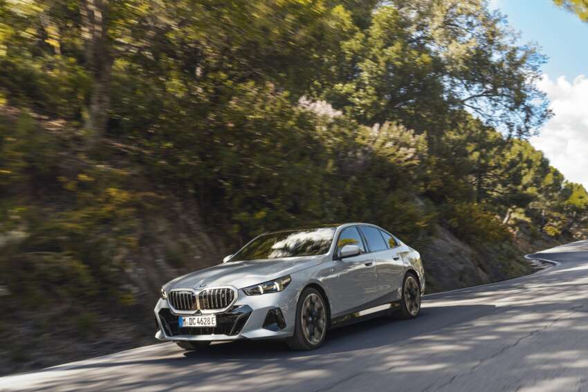 BMW i5 and 2024 BMW 5 Series G60 – M60 xDrive with up to 601 hp; AirConsole brings in-car gaming 1617663