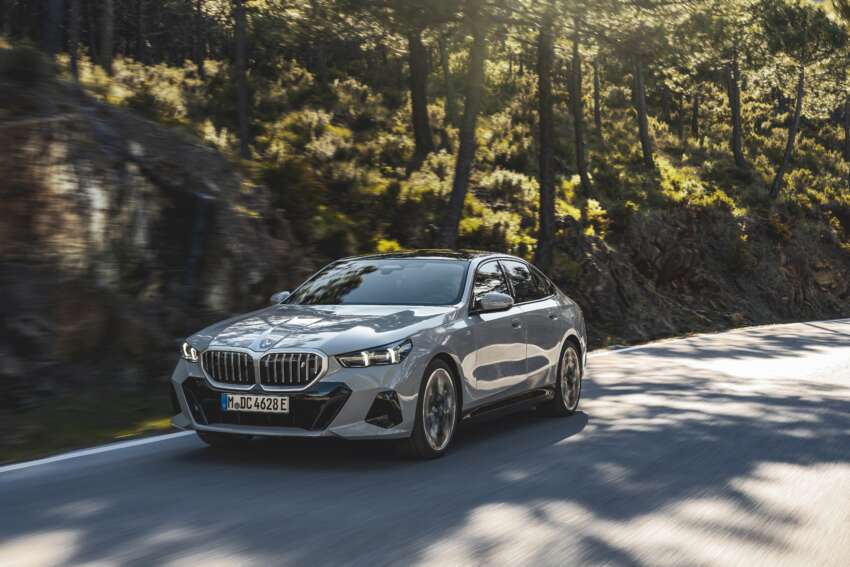 BMW i5 and 2024 BMW 5 Series G60 – M60 xDrive with up to 601 hp; AirConsole brings in-car gaming 1617671