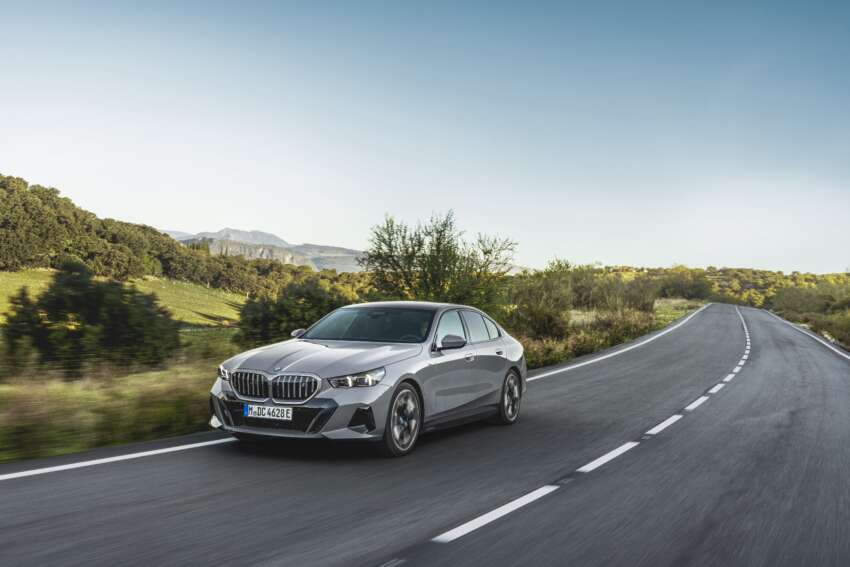 BMW i5 and 2024 BMW 5 Series G60 – M60 xDrive with up to 601 hp; AirConsole brings in-car gaming 1617677